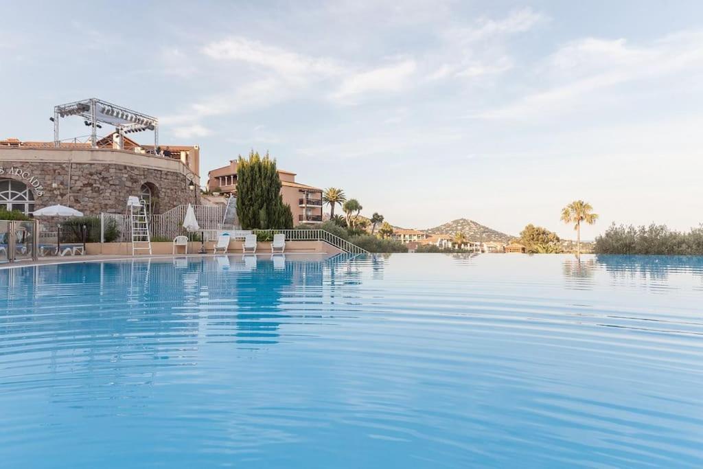 Village Cap Esterel, Piscine, Plage Saint-Raphaël Zewnętrze zdjęcie