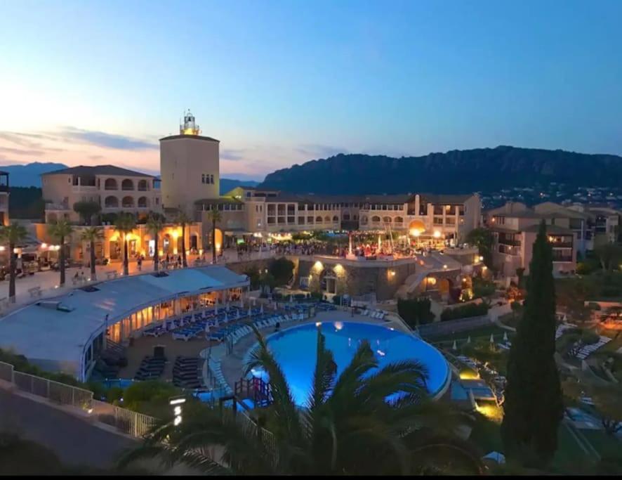 Village Cap Esterel, Piscine, Plage Saint-Raphaël Zewnętrze zdjęcie