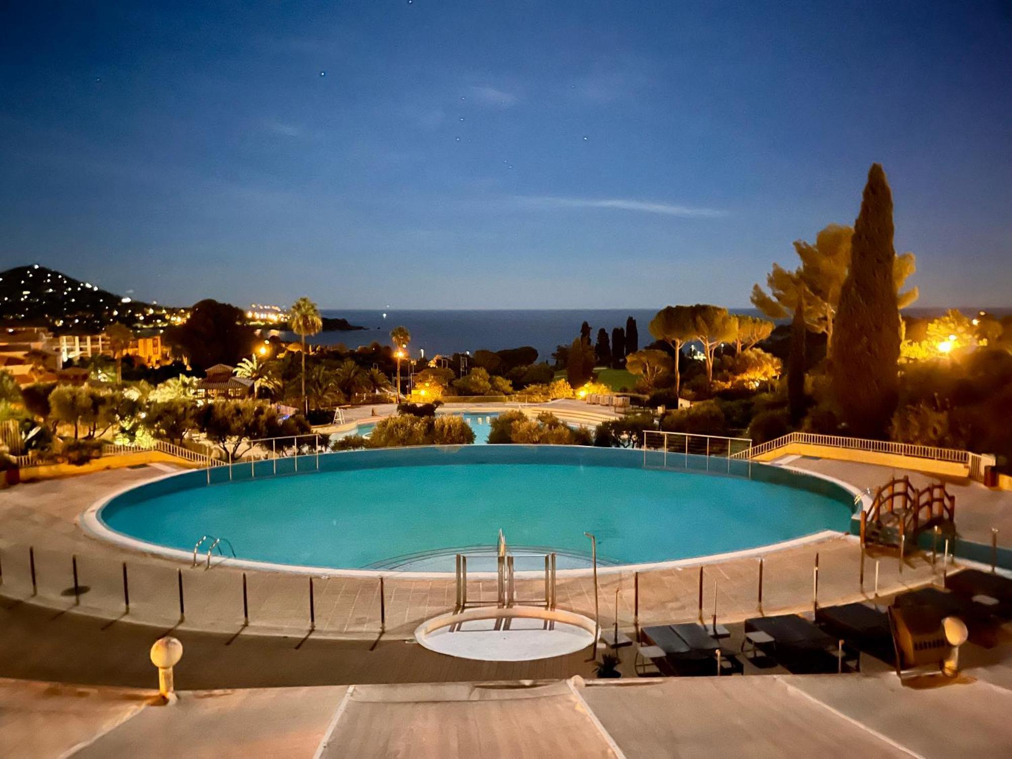Village Cap Esterel, Piscine, Plage Saint-Raphaël Zewnętrze zdjęcie