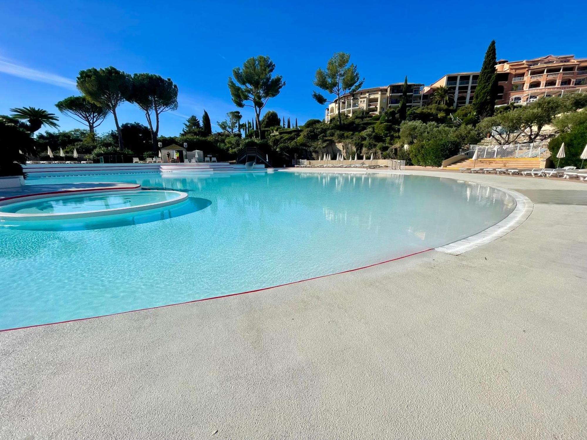 Village Cap Esterel, Piscine, Plage Saint-Raphaël Zewnętrze zdjęcie